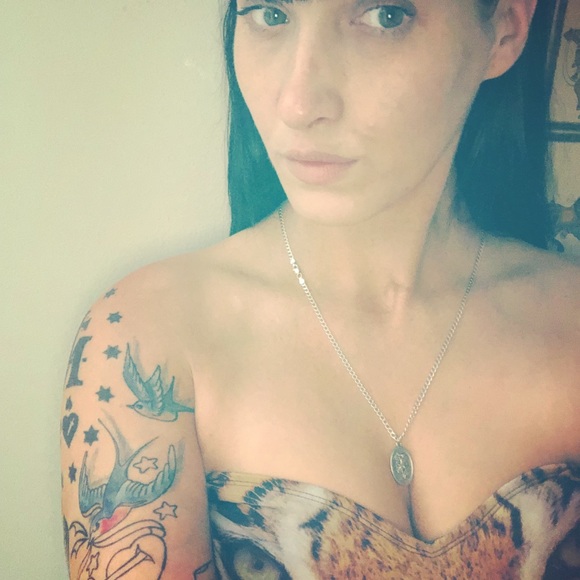 Meet your Posher, Emma - Picture 3 of 8